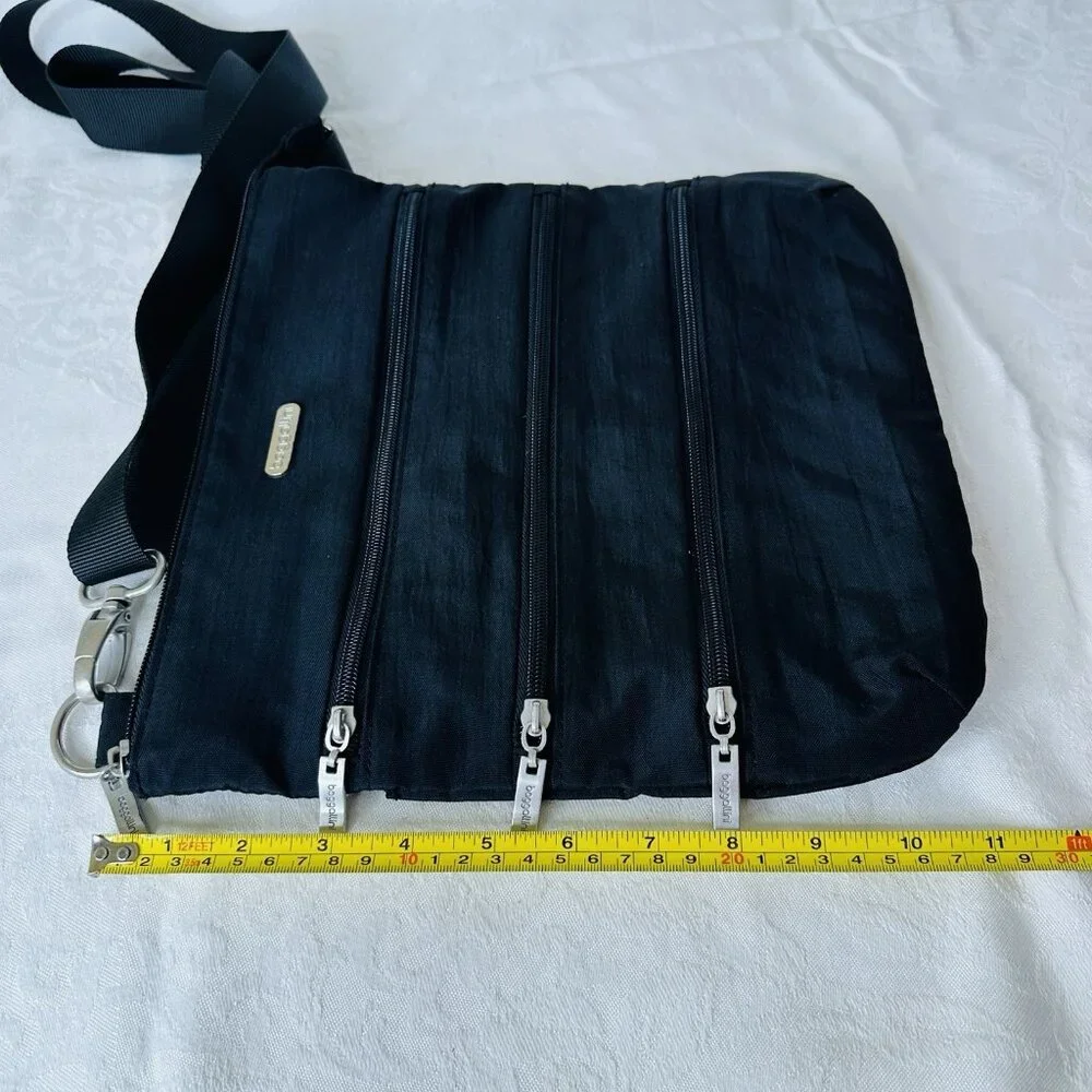 Baggallini Big Zip Crossbody Purse Lots of Pockets Nylon Wide Strap Lined 11” - Picture 13 of 14